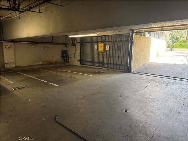5339 Newcastle Avenue 103, Encino, CA 91316