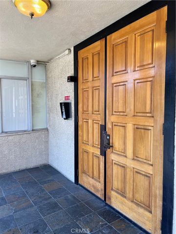 5339 Newcastle Avenue 103, Encino, CA 91316
