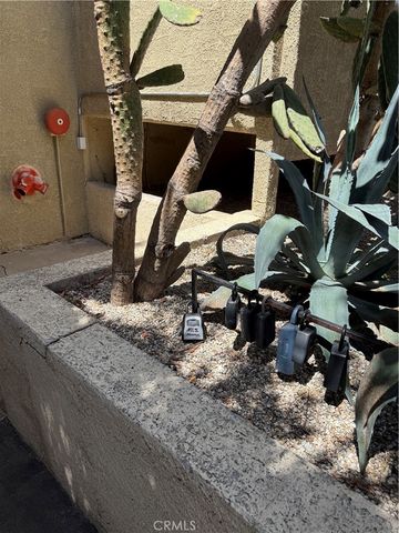 5339 Newcastle Avenue 103, Encino, CA 91316