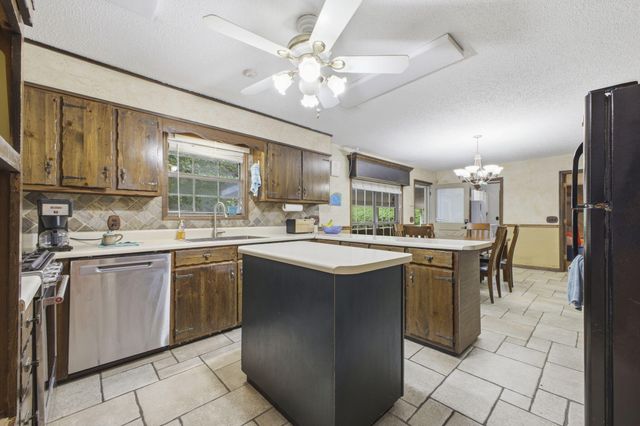 422 Bonifacious Road, Tunnel Hill, GA 30755