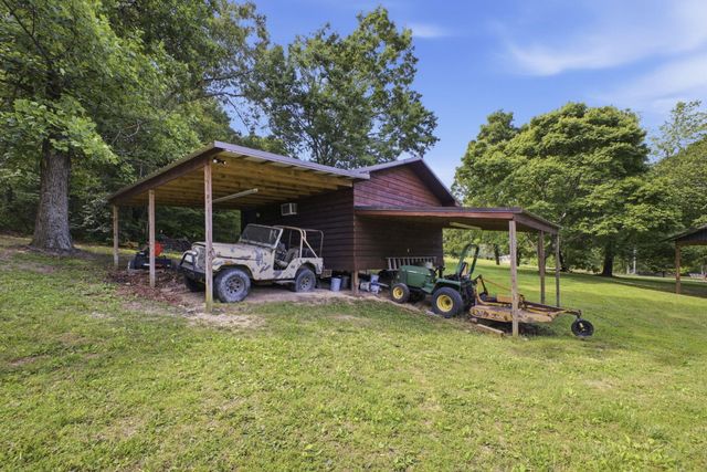 422 Bonifacious Road, Tunnel Hill, GA 30755