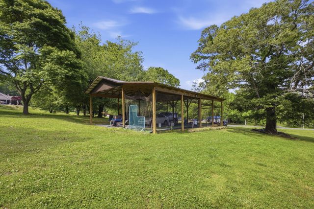 422 Bonifacious Road, Tunnel Hill, GA 30755