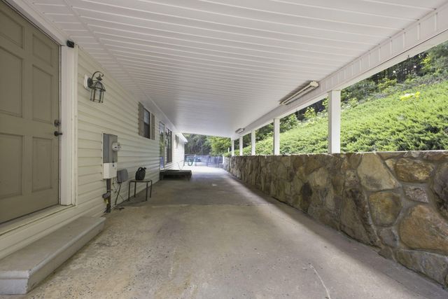 422 Bonifacious Road, Tunnel Hill, GA 30755