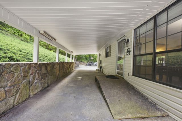 422 Bonifacious Road, Tunnel Hill, GA 30755