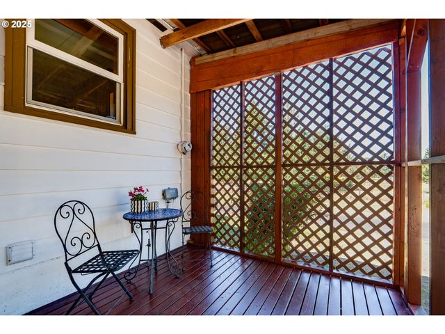 92289 SVENSEN MARKET Rd, Astoria, OR 97103