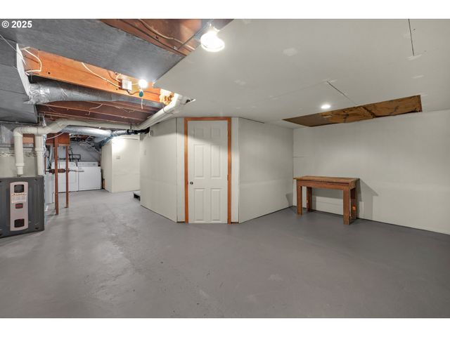 92289 SVENSEN MARKET Rd, Astoria, OR 97103