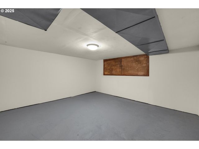 92289 SVENSEN MARKET Rd, Astoria, OR 97103