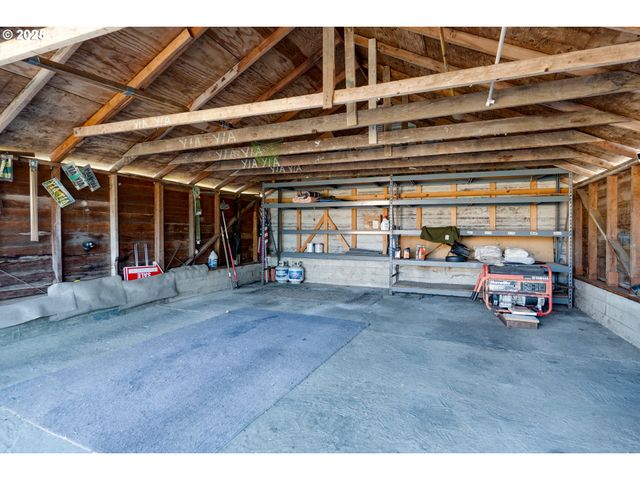 92289 SVENSEN MARKET Rd, Astoria, OR 97103