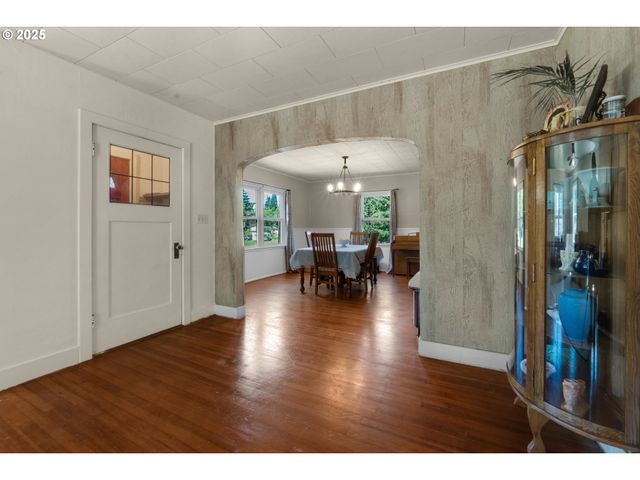 92289 SVENSEN MARKET Rd, Astoria, OR 97103