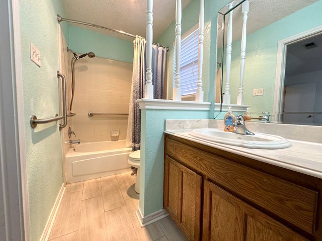 713 Owens Drive, Crowley, TX 76036