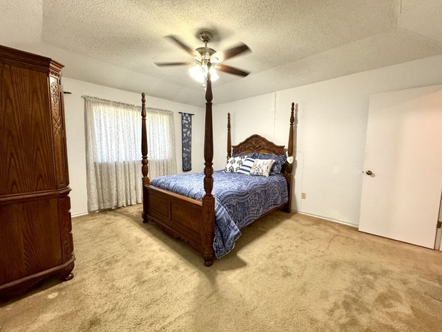 713 Owens Drive, Crowley, TX 76036