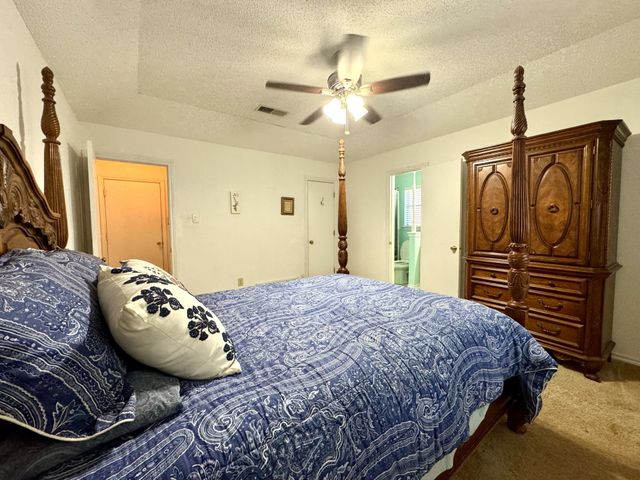 713 Owens Drive, Crowley, TX 76036