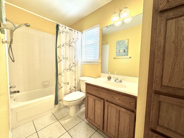 713 Owens Drive, Crowley, TX 76036