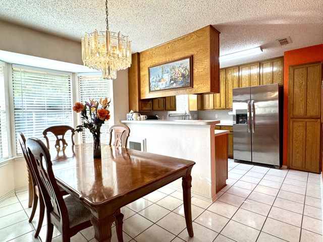 713 Owens Drive, Crowley, TX 76036