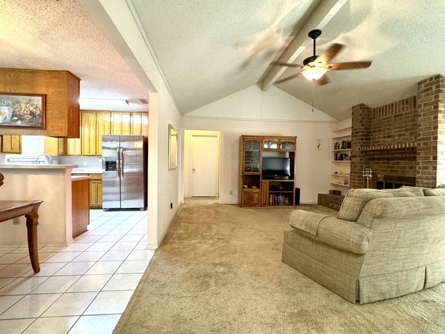 713 Owens Drive, Crowley, TX 76036