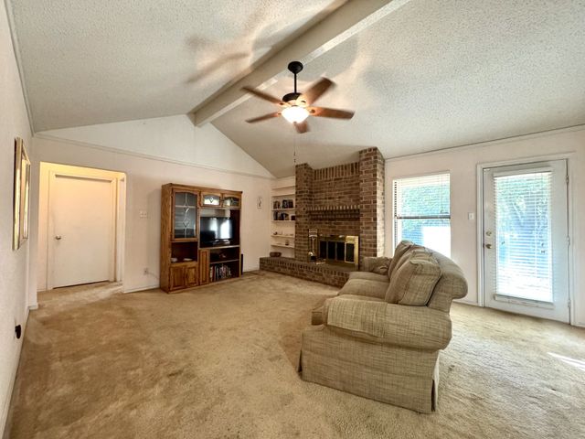 713 Owens Drive, Crowley, TX 76036
