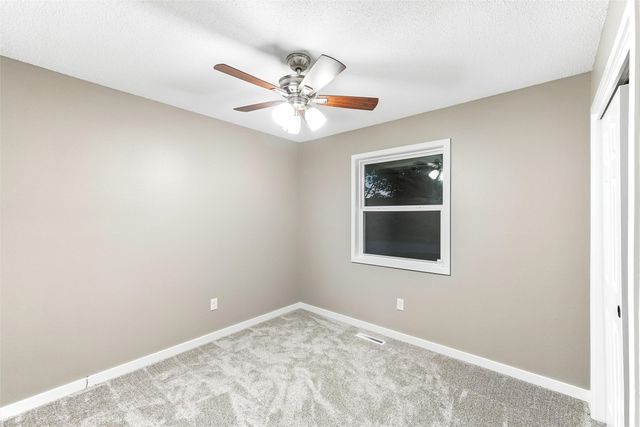 604 3rd Street NW, Altoona, IA 50009