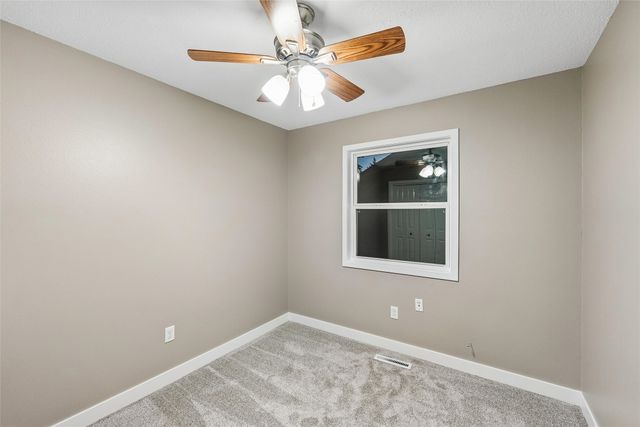 604 3rd Street NW, Altoona, IA 50009