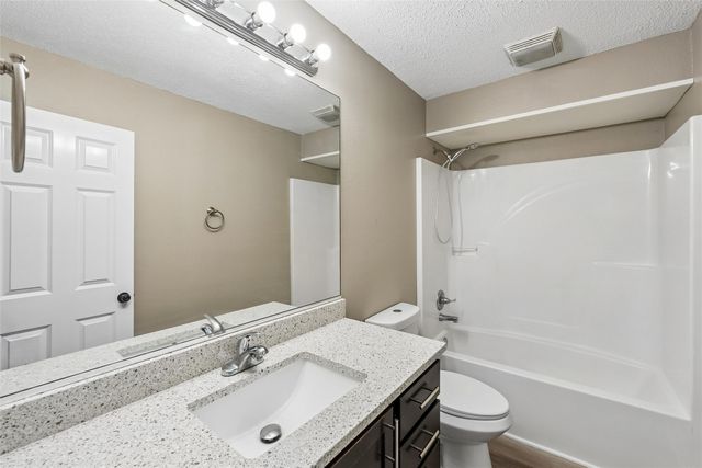 604 3rd Street NW, Altoona, IA 50009