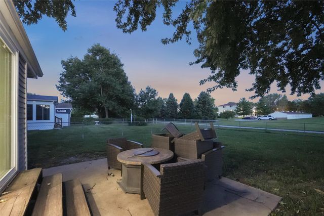 604 3rd Street NW, Altoona, IA 50009
