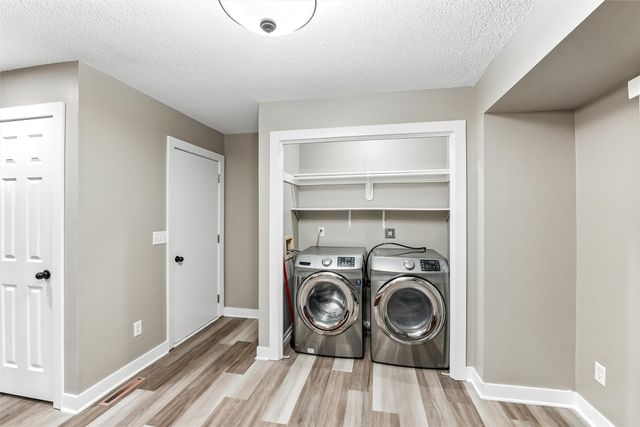 604 3rd Street NW, Altoona, IA 50009