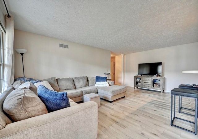 6949 Parkview Drive, Florence, KY 41042