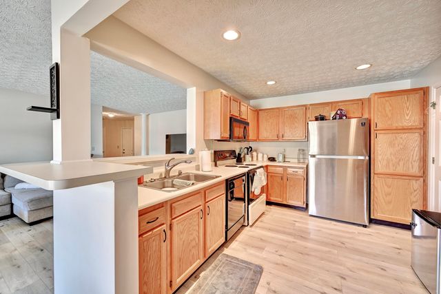 6949 Parkview Drive, Florence, KY 41042