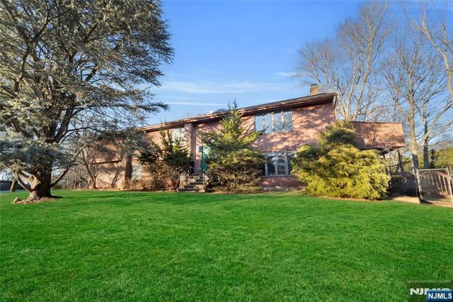 325 High Street, Closter, NJ 07624