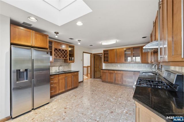 325 High Street, Closter, NJ 07624