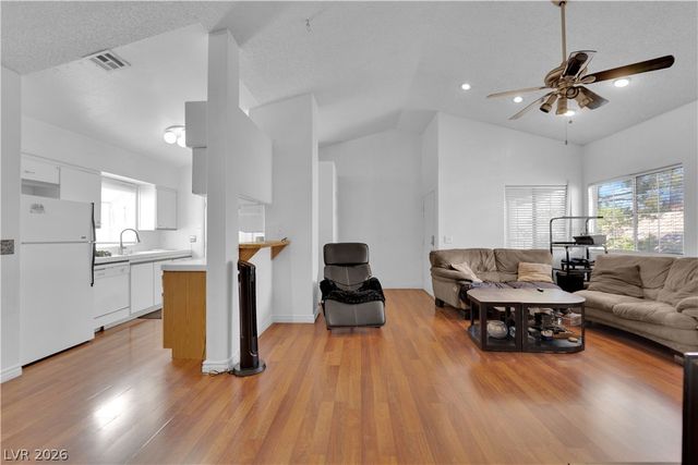 1600 North Torrey Pines Drive 202, Las Vegas, NV 89108