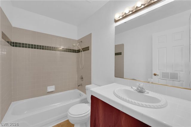 1600 North Torrey Pines Drive 202, Las Vegas, NV 89108