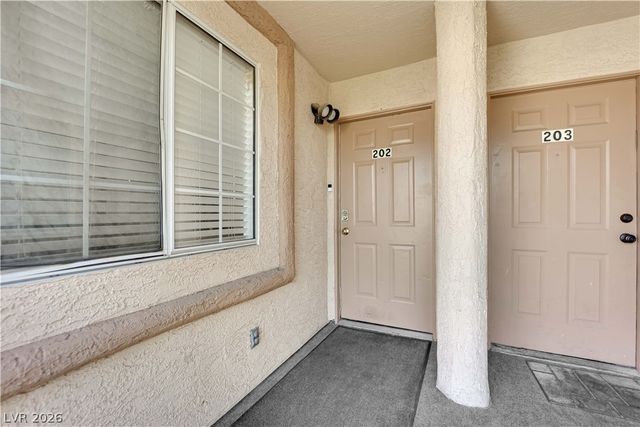 1600 North Torrey Pines Drive 202, Las Vegas, NV 89108