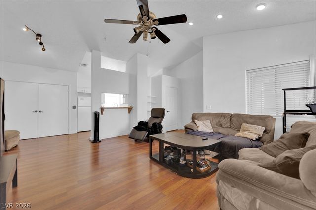 1600 North Torrey Pines Drive 202, Las Vegas, NV 89108