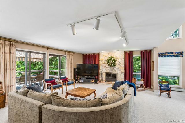 8 Deanna Court, Dix Hills, NY 11746