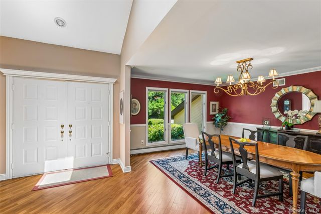 8 Deanna Court, Dix Hills, NY 11746