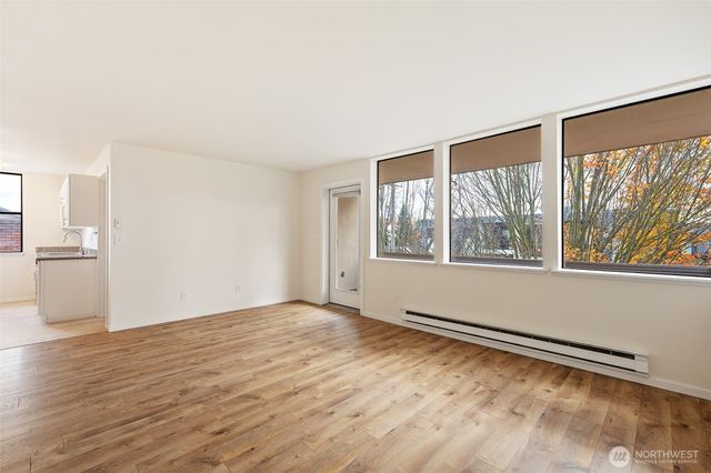 802 N 43rd Street, Seattle, WA 98103