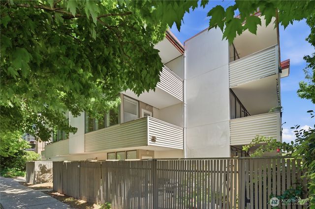 802 N 43rd Street, Seattle, WA 98103