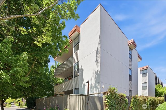 802 N 43rd Street, Seattle, WA 98103
