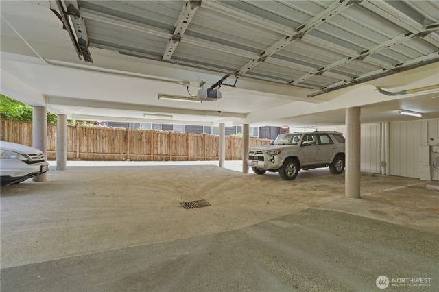 802 N 43rd Street, Seattle, WA 98103