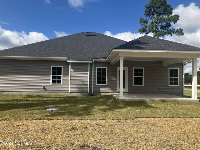 1306 Caracara Drive Model Home, New Bern, NC 28560