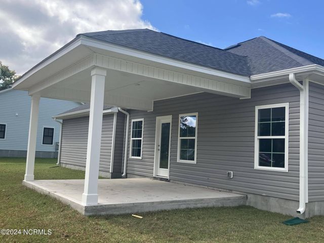 1306 Caracara Drive Model Home, New Bern, NC 28560