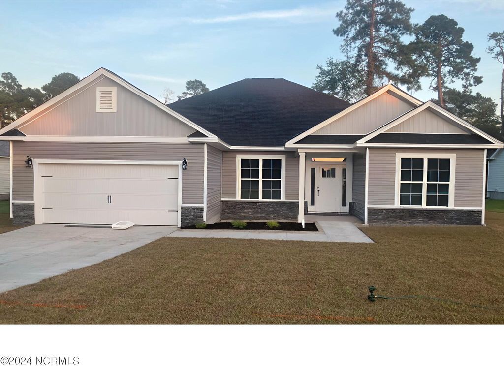 1306 Caracara Drive Model Home, New Bern, NC 28560
