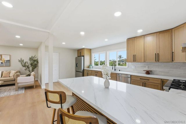 9348 Horton Dr, La Mesa, CA 91942