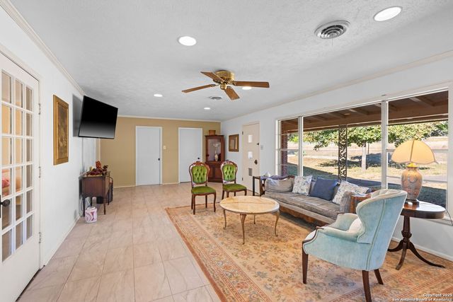 88 Oak Alley, Kerrville, TX 78028