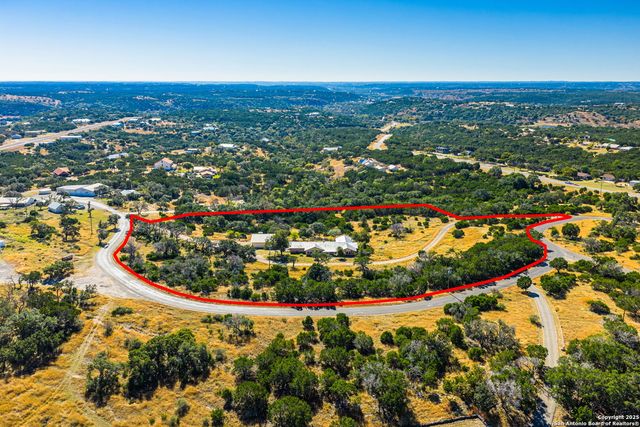 88 Oak Alley, Kerrville, TX 78028