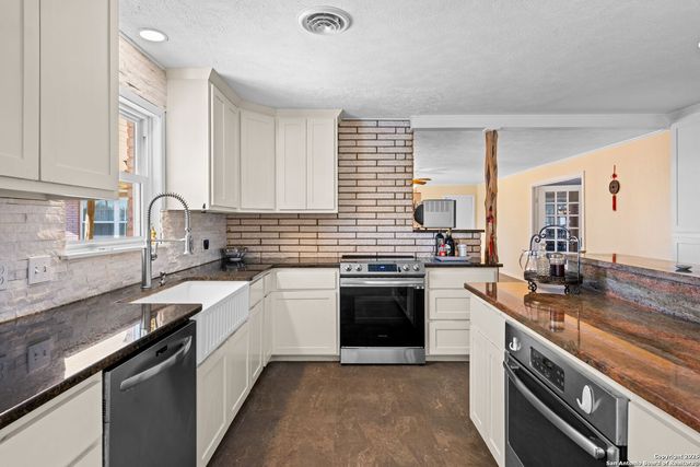 88 Oak Alley, Kerrville, TX 78028