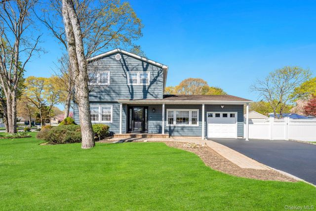 56 Pamlico Avenue, Ronkonkoma, NY 11779