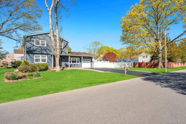 56 Pamlico Avenue, Ronkonkoma, NY 11779