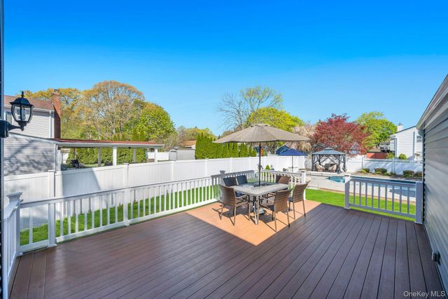 56 Pamlico Avenue, Ronkonkoma, NY 11779