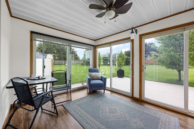 6409 Meadowlark Dr, Cedar Rapids, IA 52404